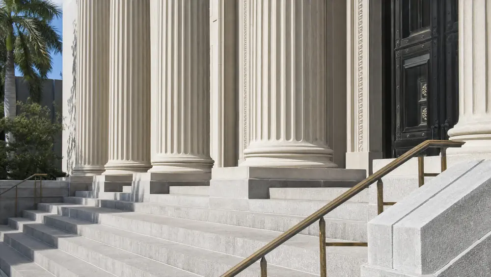 South Florida courthouse steps where medical malpractice cases are filed in Broward County.